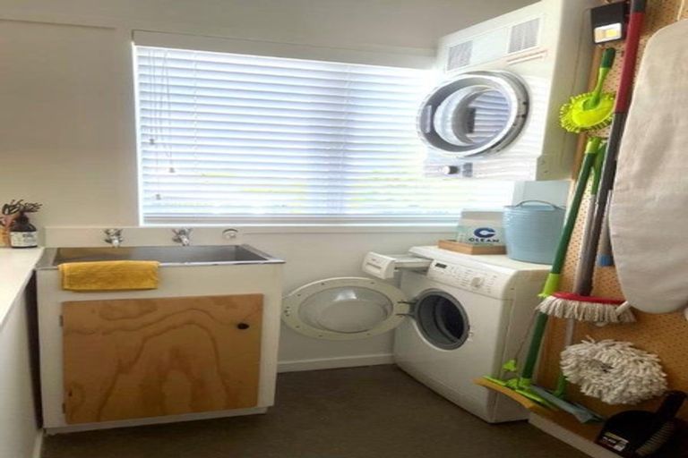 Photo of property in 1/23 Hart Road, Hauraki, Auckland, 0622