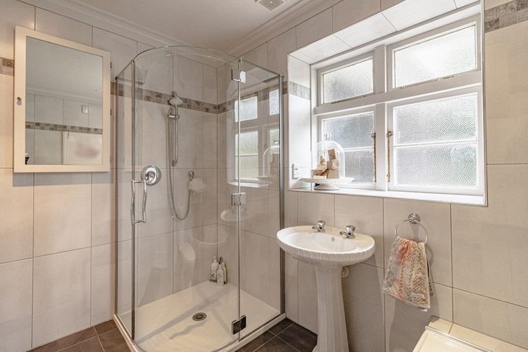 Photo of property in 1 Tulloch Street, Saint Johns Hill, Whanganui, 4500