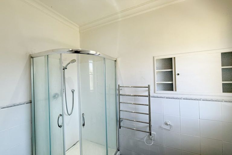 Photo of property in 13 Akarana Avenue, Mount Roskill, Auckland, 1041