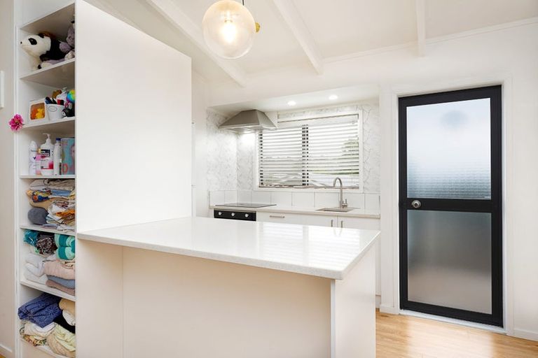 Photo of property in 30a Leo Street, Glen Eden, Auckland, 0602