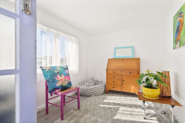 Photo of property in 43 Pitau Road, Mount Maunganui, 3116