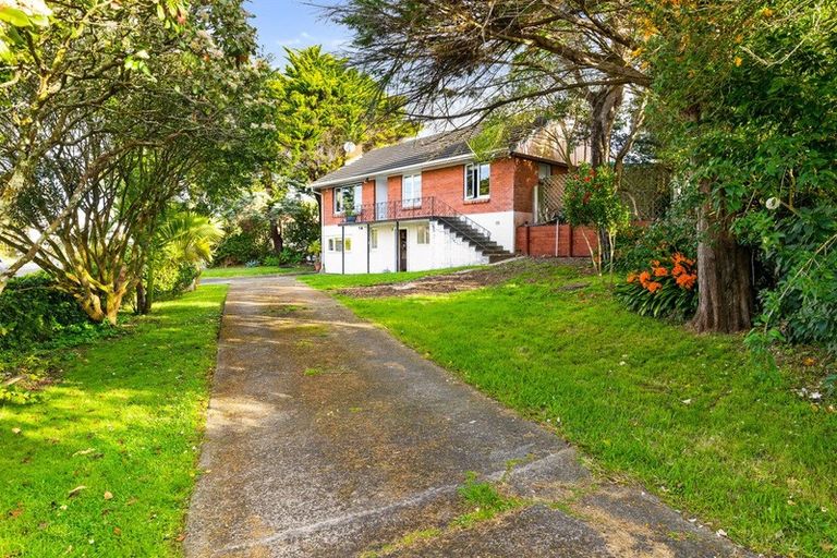 Photo of property in 3 Rerewai Place, Kelston, Auckland, 0602