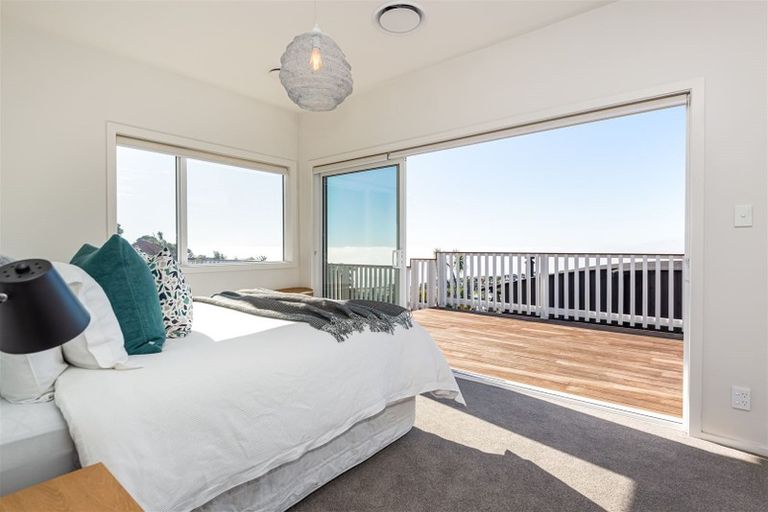 Photo of property in 1/182 Mount Pleasant Road, Mount Pleasant, Christchurch, 8081