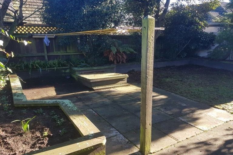 Photo of property in 2/7 Avonhead Road, Avonhead, Christchurch, 8042