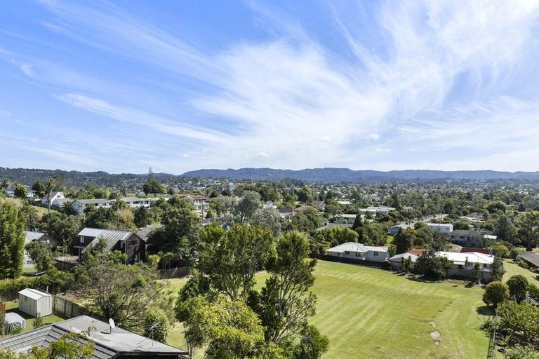 Photo of property in 1 Pleasant Road, Glen Eden, Auckland, 0602