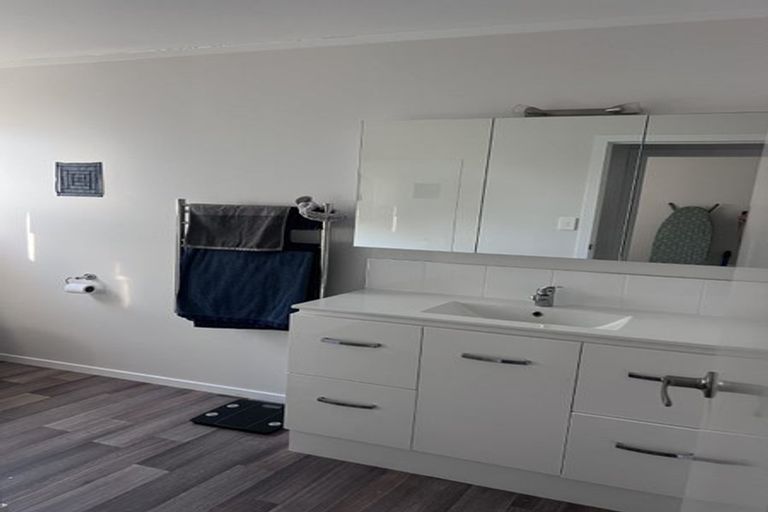 Photo of property in 122b Kawaha Point Road, Kawaha Point, Rotorua, 3010