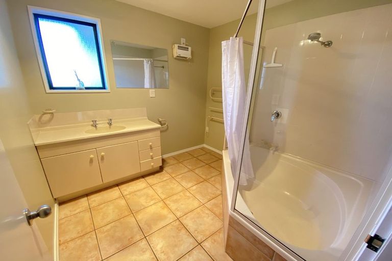 Photo of property in 2/91 Woodham Road, Linwood, Christchurch, 8062