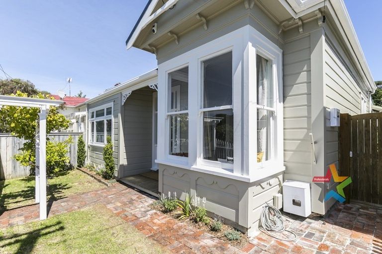 Photo of property in 60 Stanley Street, Berhampore, Wellington, 6023