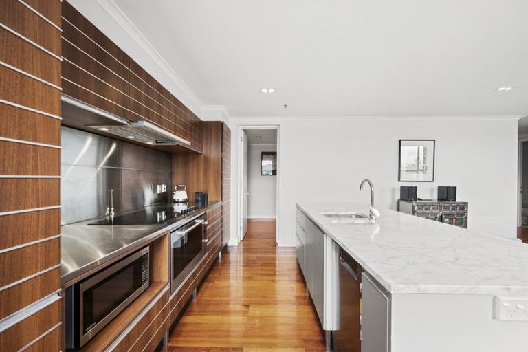 Photo of property in Augusta Apartments, 14/254 Willis Street, Te Aro, Wellington, 6011