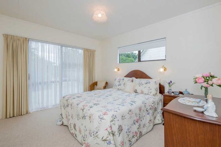 Photo of property in 294 Te Moana Road, Waikanae, 5036