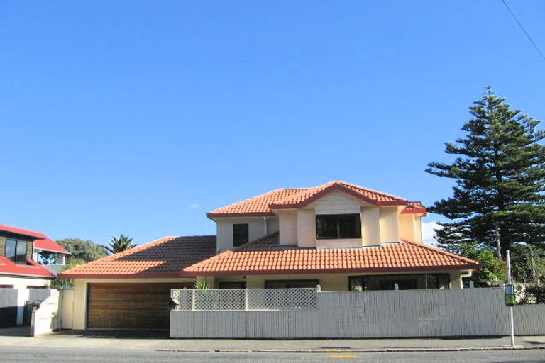 Photo of property in 2/272 Muritai Road, Eastbourne, Lower Hutt, 5013