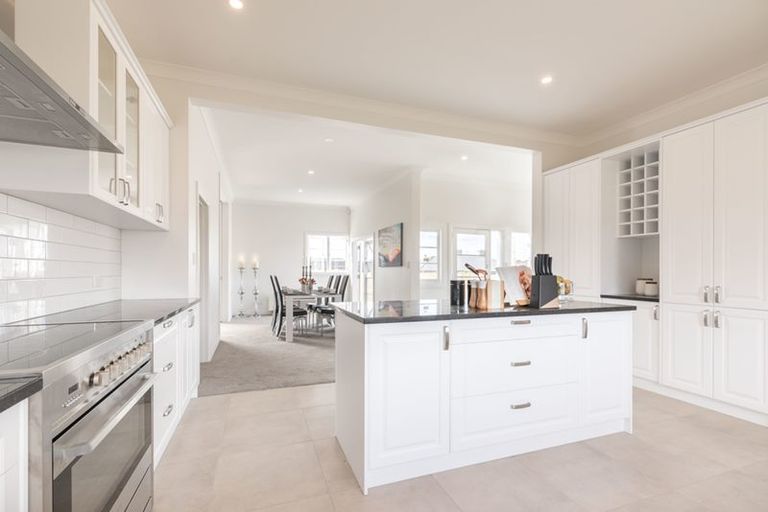 Photo of property in 23 Riverhead Road, Kumeu, 0810