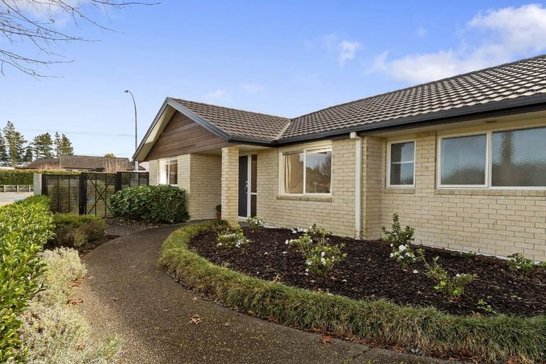 Photo of property in 1 Inverness Drive, Pyes Pa, Tauranga, 3112