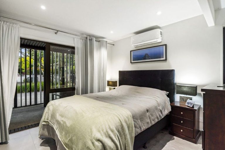 Photo of property in 3 Sandiacre Way, Browns Bay, Auckland, 0630