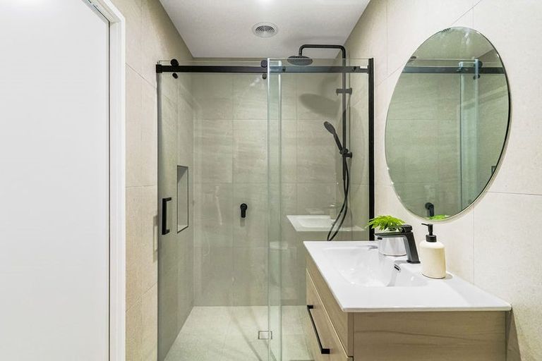 Photo of property in 19f Bradbury Road, Botany Downs, Auckland, 2010