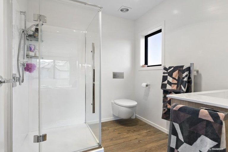 Photo of property in 22 Cresswell Place, Johnsonville, Wellington, 6037