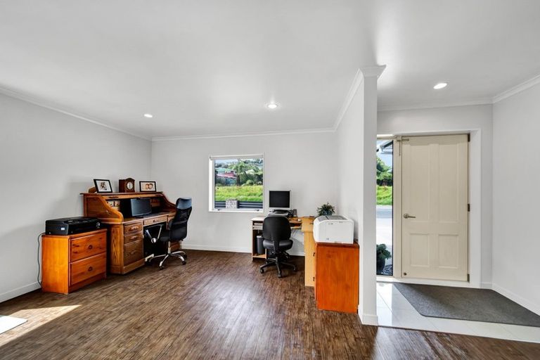 Photo of property in 24 Moulton Street, Moturoa, New Plymouth, 4310