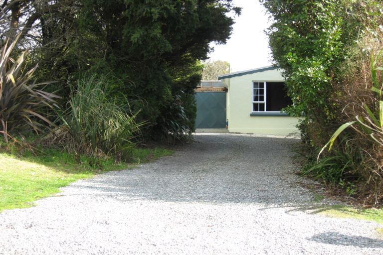 Photo of property in 102 Ruru Avenue, Otatara, Invercargill, 9879