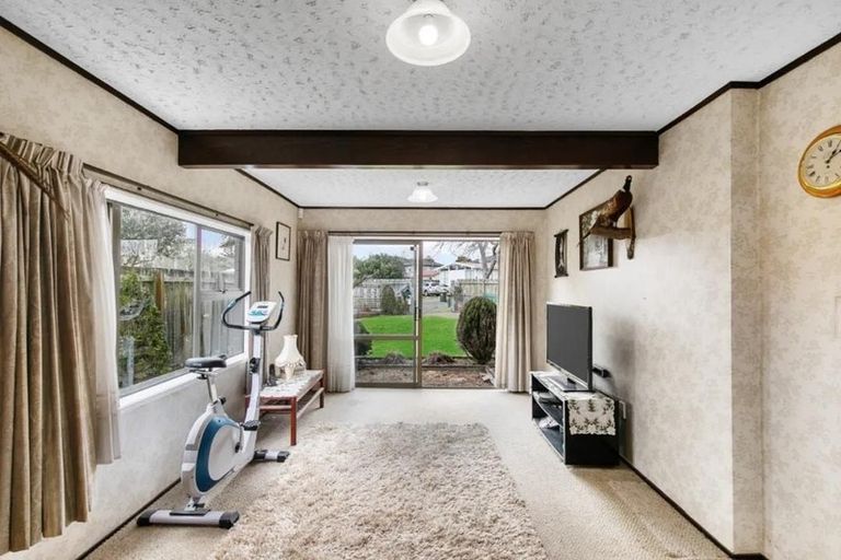Photo of property in 15 Tangelo Place, Bucklands Beach, Auckland, 2012