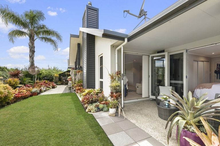 Photo of property in 21 Bridgewater Way, Pyes Pa, Tauranga, 3112