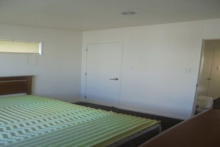 Photo of property in 11 Gordon Place, Newtown, Wellington, 6021