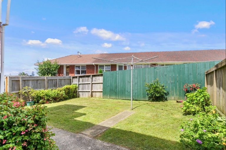 Photo of property in 2/21 Evelyn Place, Hillcrest, Auckland, 0627