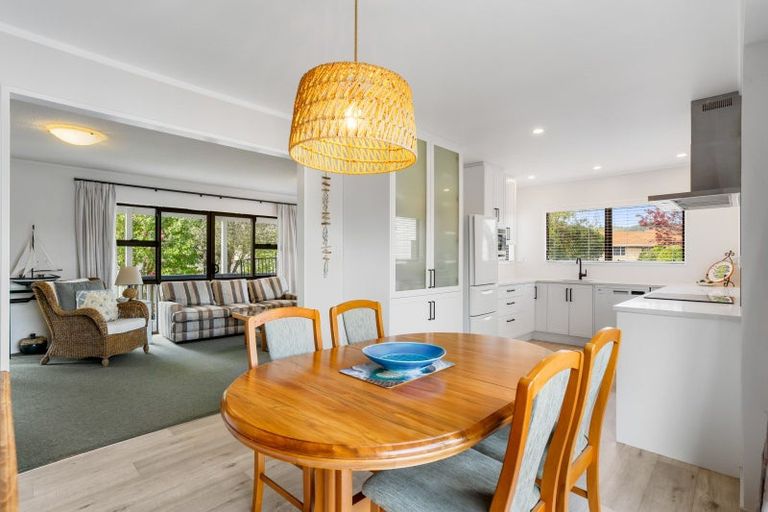 Photo of property in 135 Everitt Crescent, Whangamata, 3620