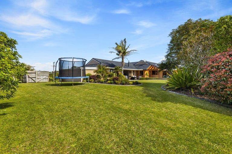 Photo of property in 175 Oaia Road, Muriwai, Waimauku, 0881