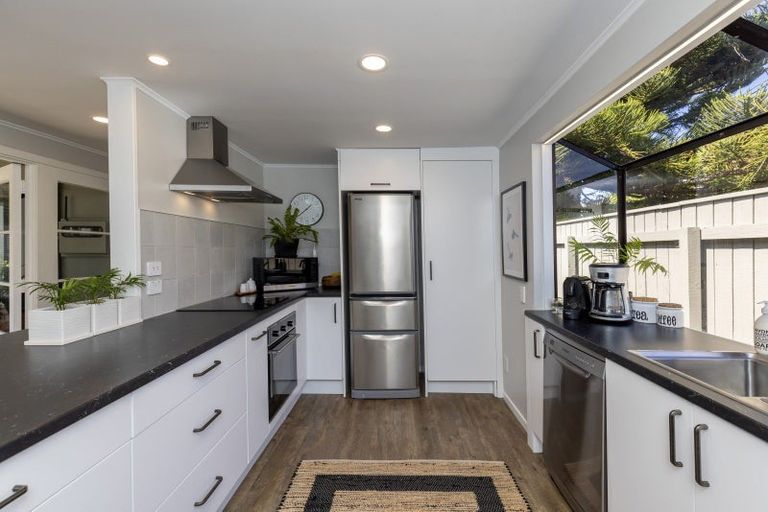 Photo of property in 1a Arawa Street, Raumati Beach, Paraparaumu, 5032