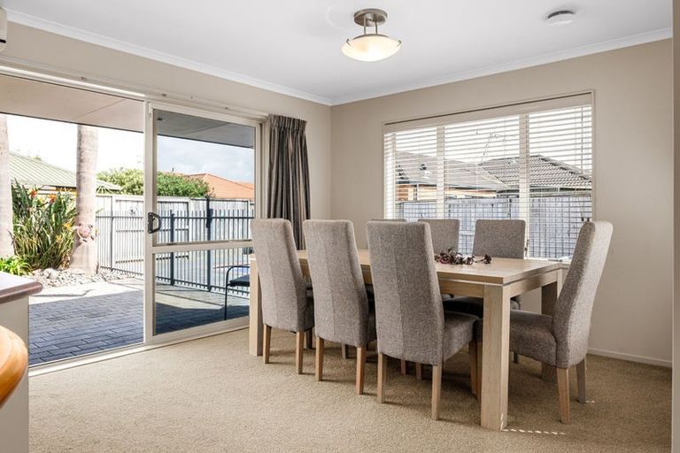 Photo of property in 63 Waiwherowhero Drive, St Andrews, Hamilton, 3200