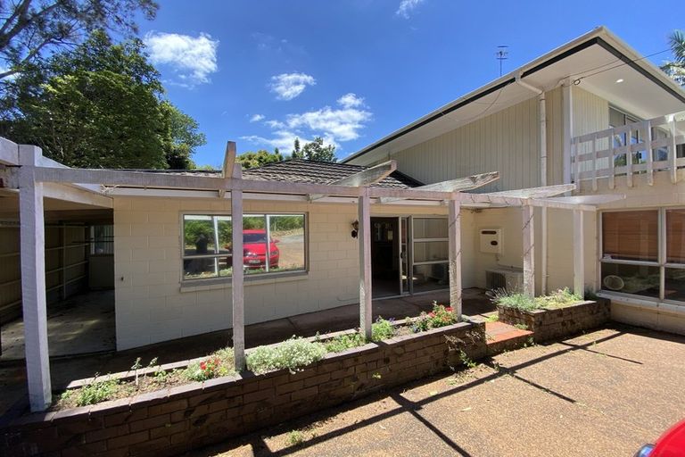 Photo of property in 41 Cron Avenue, Te Atatu South, Auckland, 0610