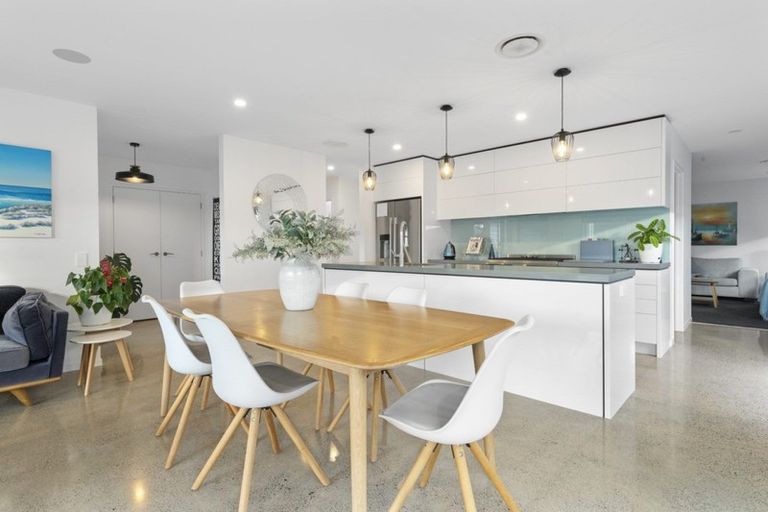 Photo of property in 74 Penetaka Heights, Pyes Pa, Tauranga, 3112