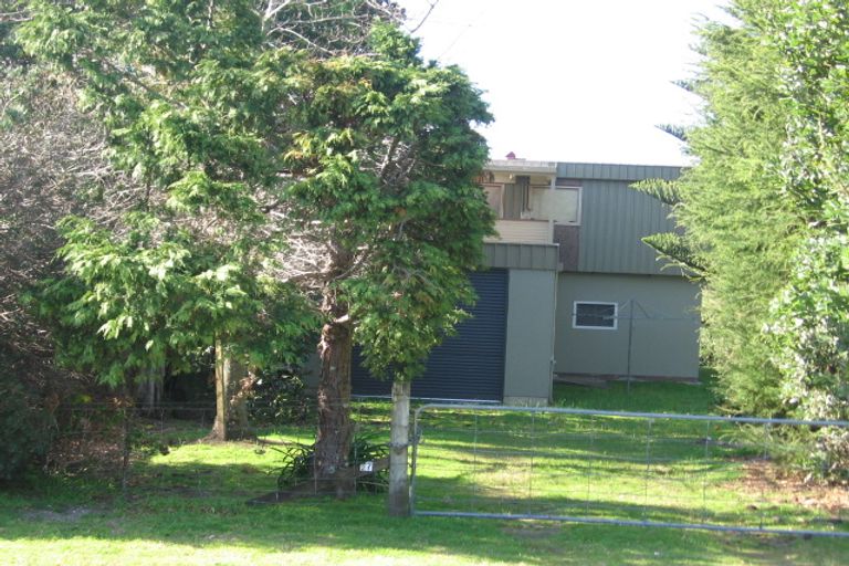 Photo of property in 27 Riverview Road, Cooks Beach, Whitianga, 3591