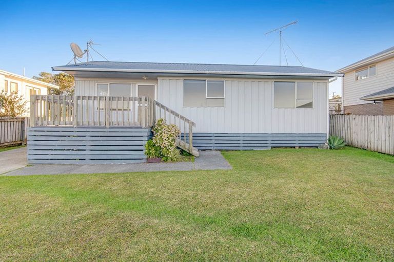 Photo of property in 11 Kawau View Road, Snells Beach, 0920
