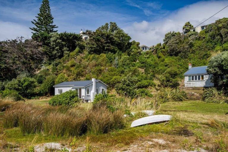 Photo of property in 57-59 Seaview Road, Paremata, Porirua, 5024