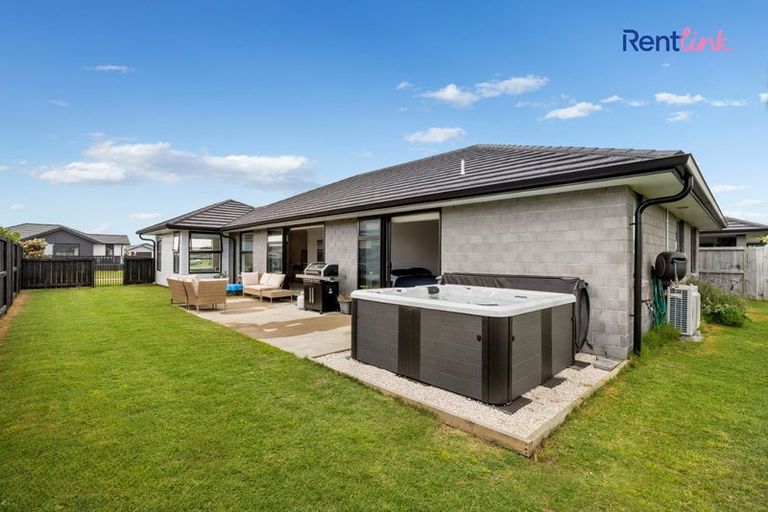 Photo of property in 19 Stevenson Drive, Papamoa, 3118