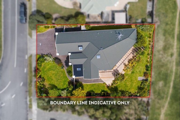 Photo of property in 17 Barrett Drive, Waikanae Beach, Waikanae, 5036