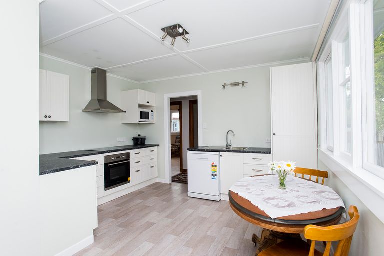 Photo of property in 16 Macdonald Street, Te Hapara, Gisborne, 4010