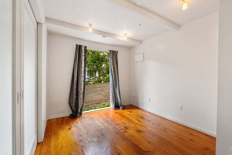 Photo of property in 209 Motutara Road, Muriwai, Waimauku, 0881