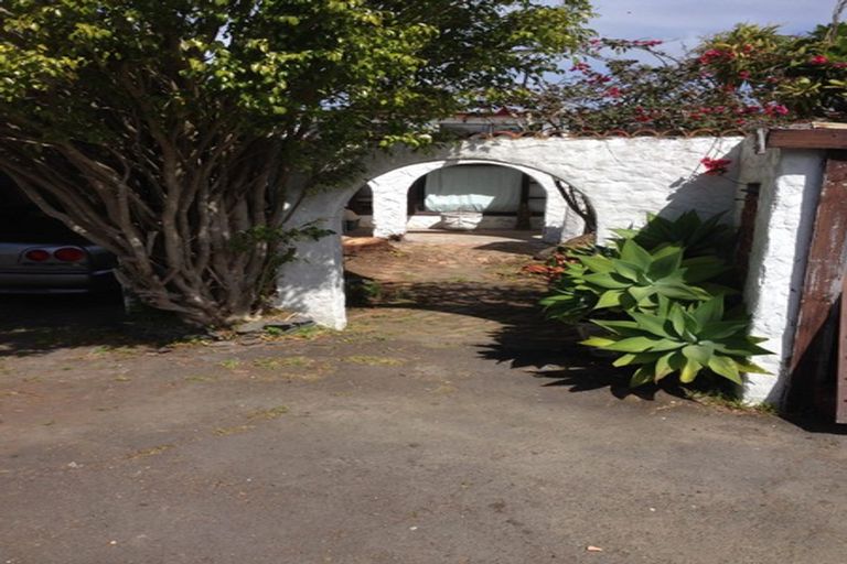 Photo of property in 6 Law Street, Torbay, Auckland, 0630