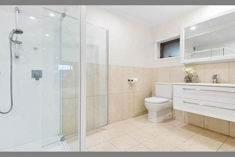 Photo of property in 1/30 Curacao Place, Half Moon Bay, Auckland, 2012