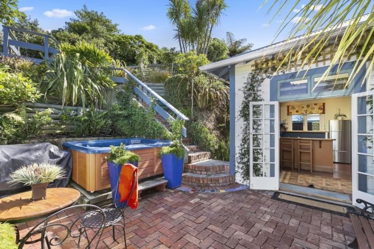 Photo of property in 12 Highbury Road, Highbury, Wellington, 6012