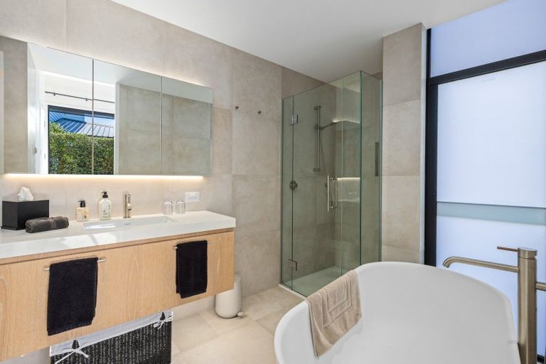 Photo of property in 31 Kewai Street, Omaha, 0986