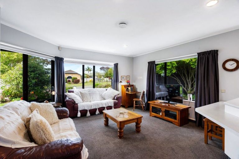 Photo of property in 20 Kingsgate Avenue, Havelock North, 4130