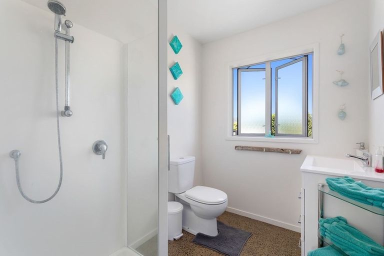 Photo of property in 32c Ohuirehe Road, Coastlands, Whakatane, 3120