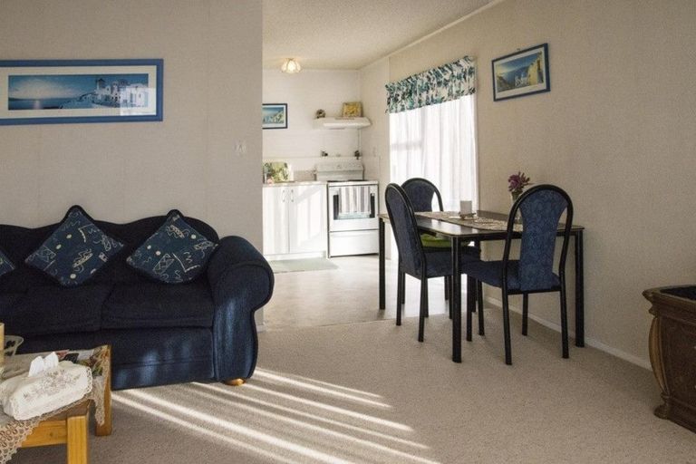 Photo of property in 1/32 Gibbons Road, Weymouth, Auckland, 2103