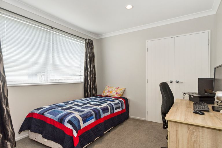 Photo of property in 2 Puriri Road, Pukekohe, 2120