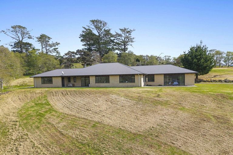 Photo of property in 108 Kennedy Road, Dairy Flat, Albany, 0792