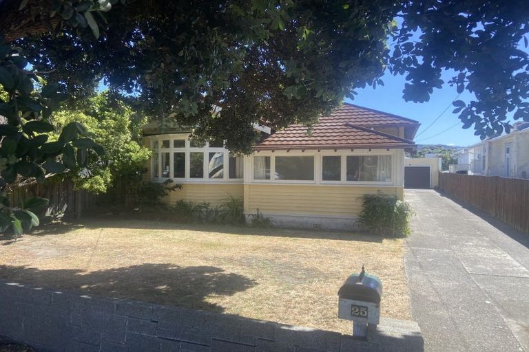 Photo of property in 25 Hobart Street, Miramar, Wellington, 6022