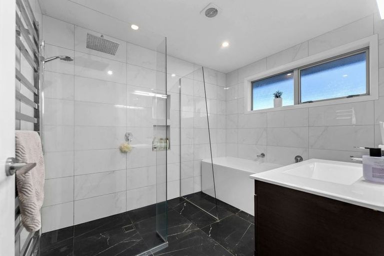 Photo of property in 56 Hillpark Drive, Pokeno, 2402